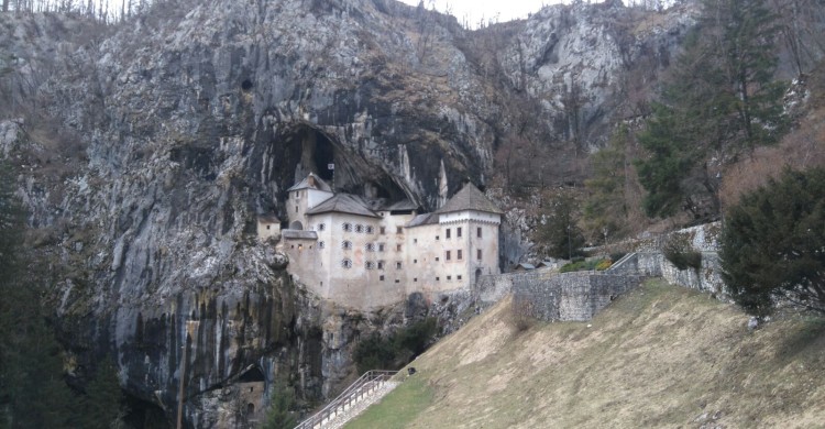 Château de Predjama en Slovénie